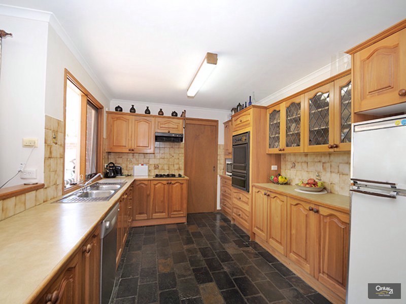 43 Cheviot Avenue, Berwick VIC 3806