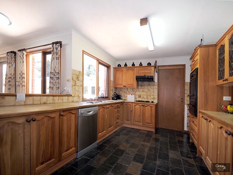 43 Cheviot Avenue, Berwick VIC 3806