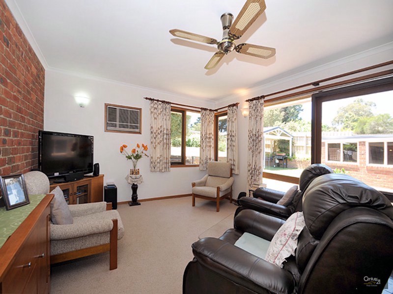 43 Cheviot Avenue, Berwick VIC 3806