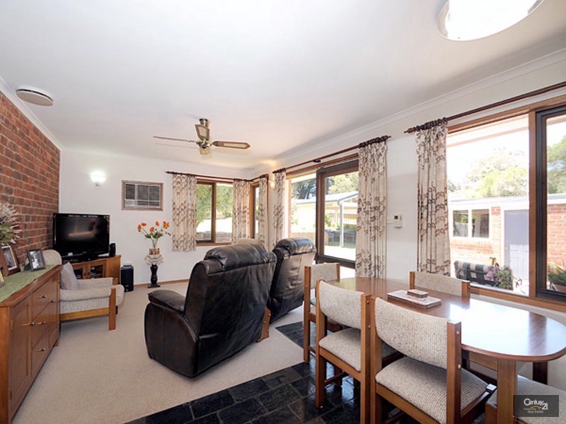 43 Cheviot Avenue, Berwick VIC 3806