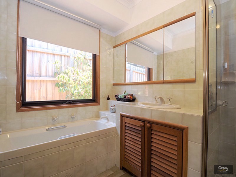 43 Cheviot Avenue, Berwick VIC 3806