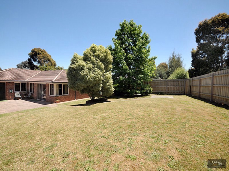 43 Cheviot Avenue, Berwick VIC 3806