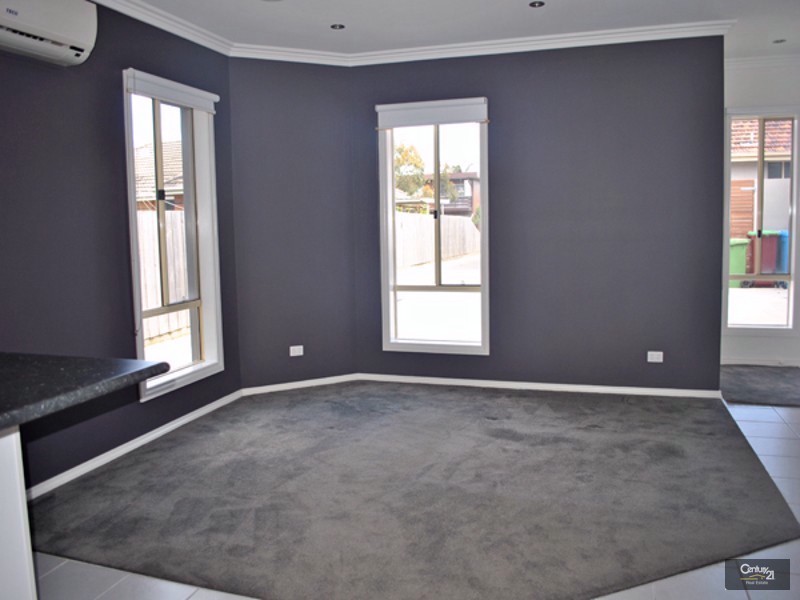 2/56 Albert Road,, Hallam VIC 3803