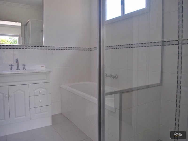 2/56 Albert Road,, Hallam VIC 3803