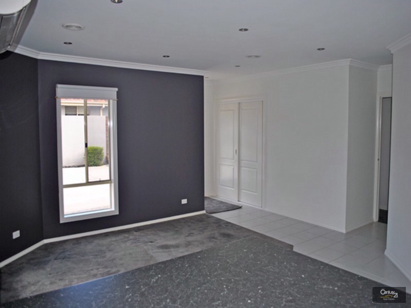 2/56 Albert Road,, Hallam VIC 3803