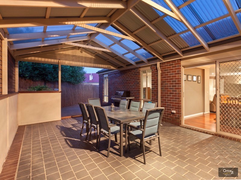 1 Talinga Court, Berwick VIC 3806