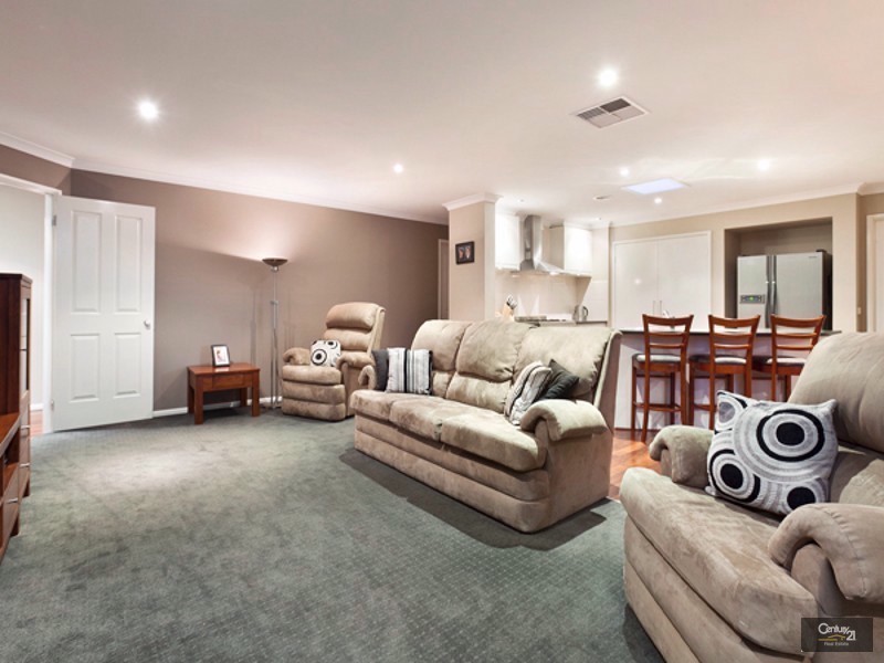 1 Talinga Court, Berwick VIC 3806