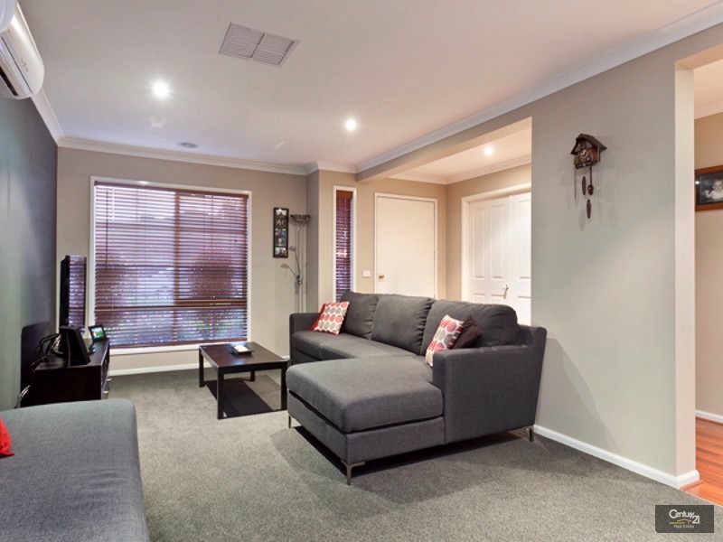 1 Talinga Court, Berwick VIC 3806