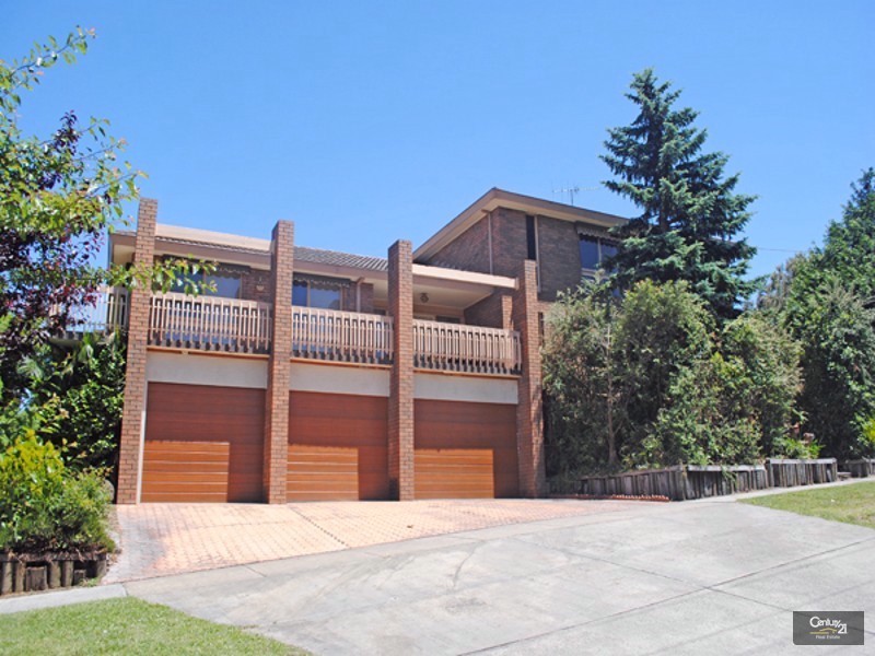 2 Outlook Drive, Berwick VIC 3806