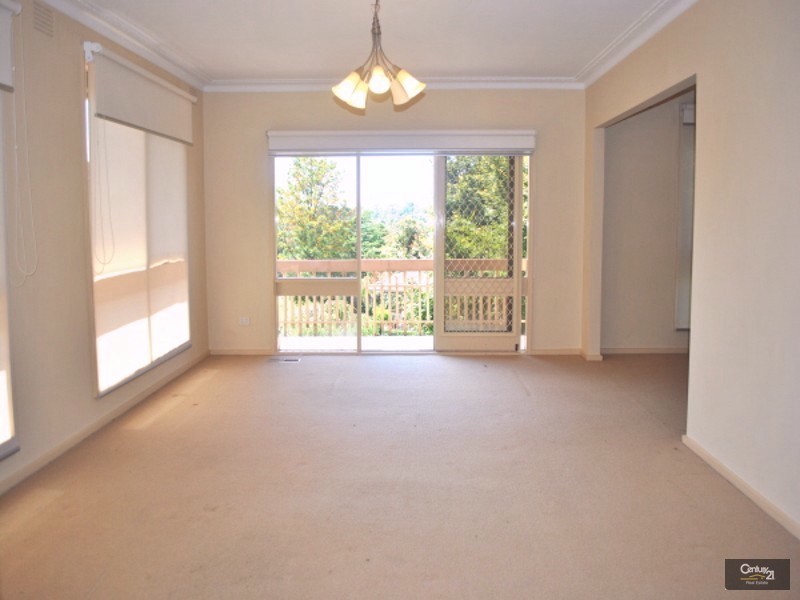 2 Outlook Drive, Berwick VIC 3806