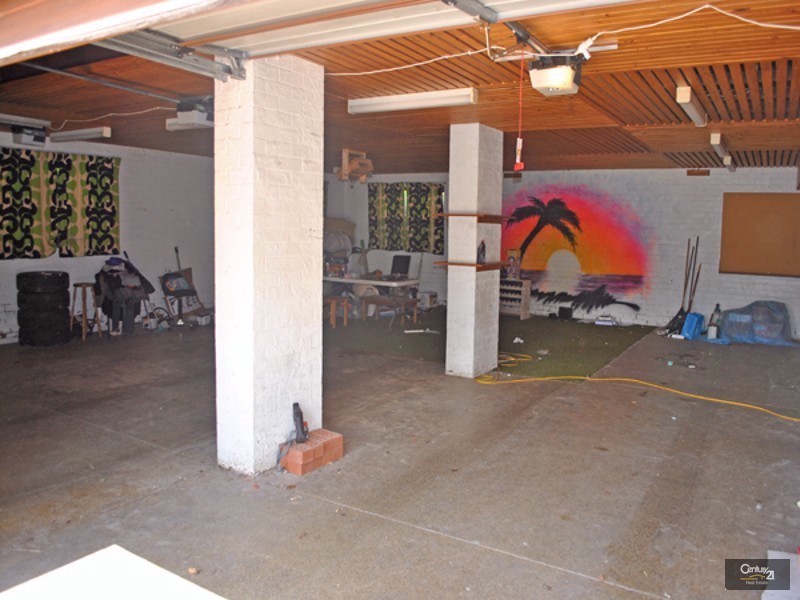 2 Outlook Drive, Berwick VIC 3806