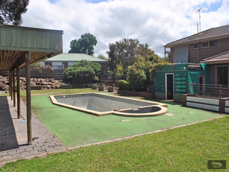 2-4 Outlook Drive, Berwick VIC 3806