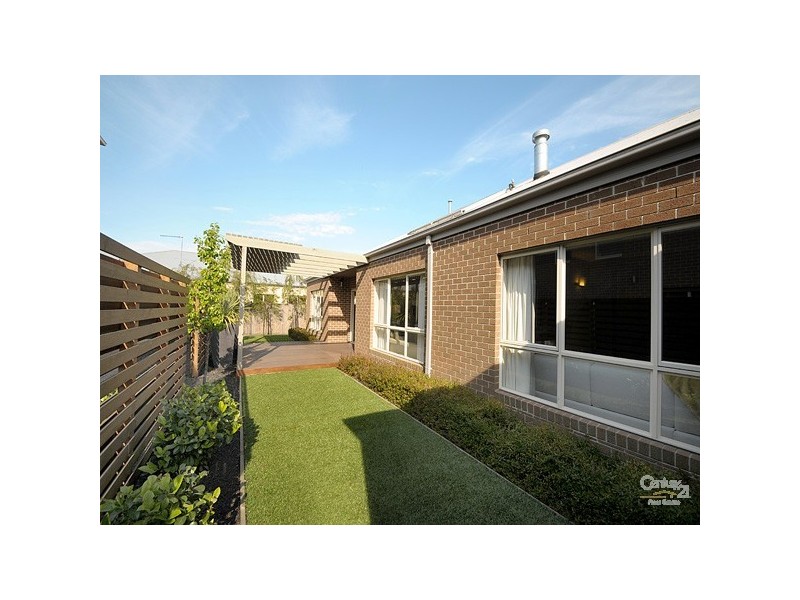 6 Torney Street, Cranbourne East VIC 3977