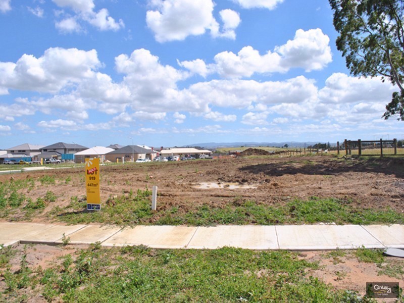 919 Ventasso Street, Clyde North VIC 3978