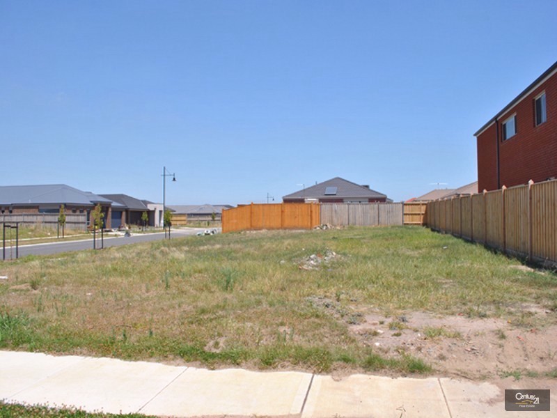 50 Charlbury Crescent, Cranbourne North VIC 3977