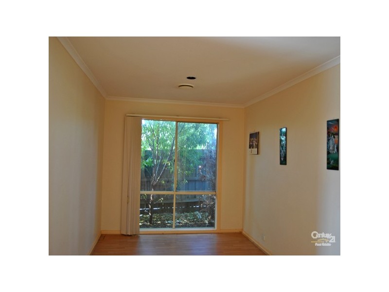 2 Glenn Erin Way, Berwick VIC 3806