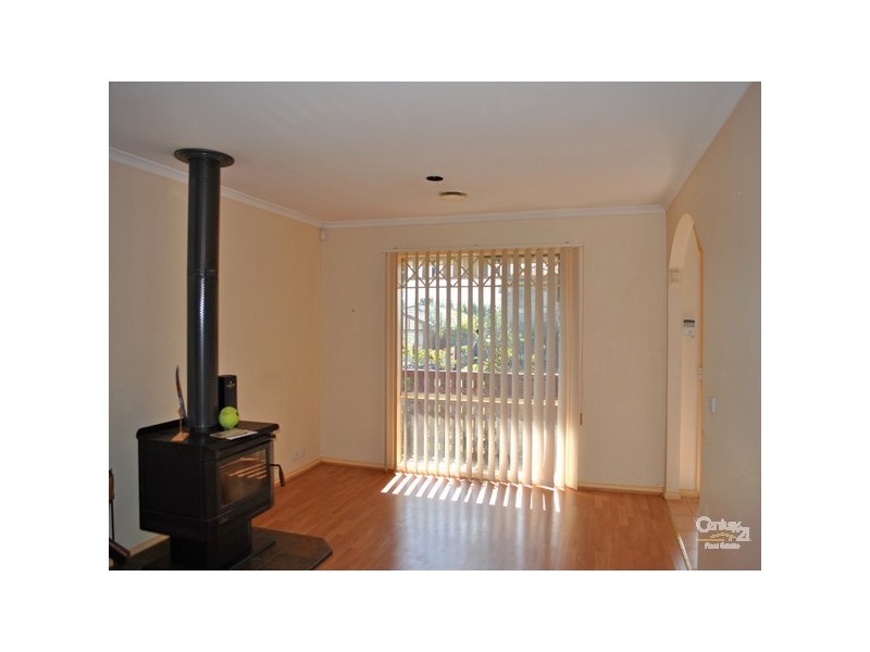 2 Glenn Erin Way, Berwick VIC 3806