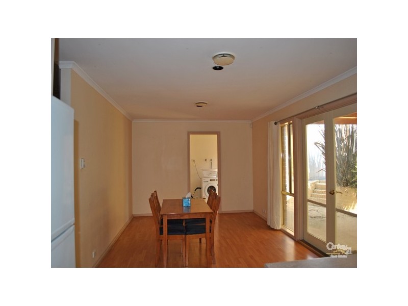 2 Glenn Erin Way, Berwick VIC 3806