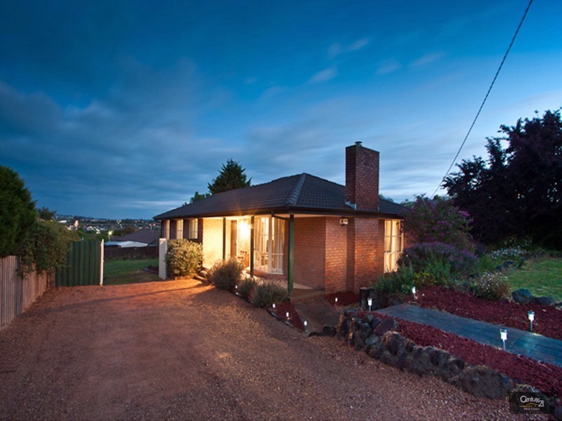 2 Fitzgerald Road, Hallam VIC 3803