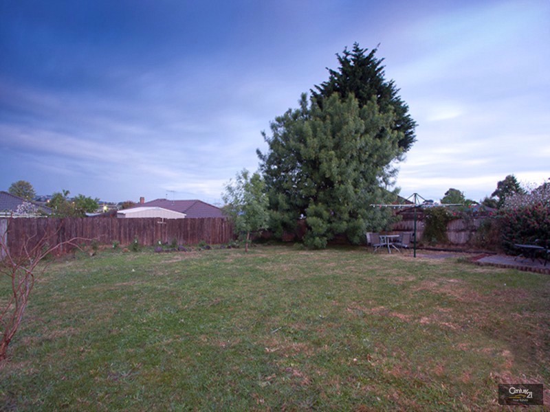 2 Fitzgerald Road, Hallam VIC 3803