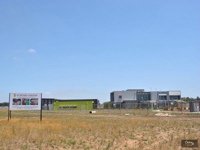 36 MacKillop Way, Clyde North VIC 3978