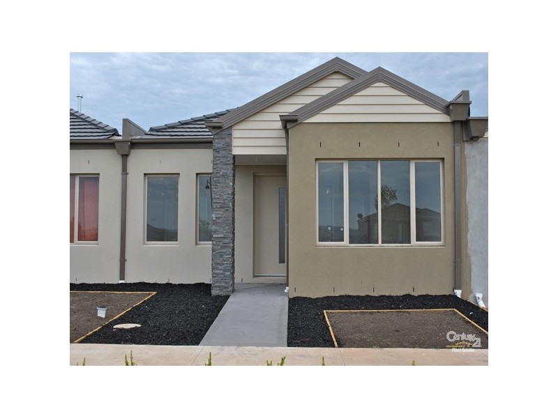 6 Elderberry Alley, Cranbourne North VIC 3977