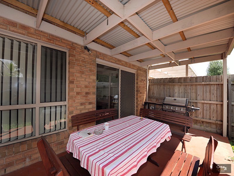 6/101 Golf Links Road, Berwick VIC 3806