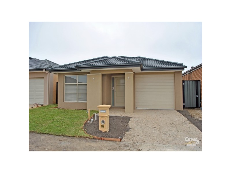35 Connewara Crescent, Clyde North VIC 3978