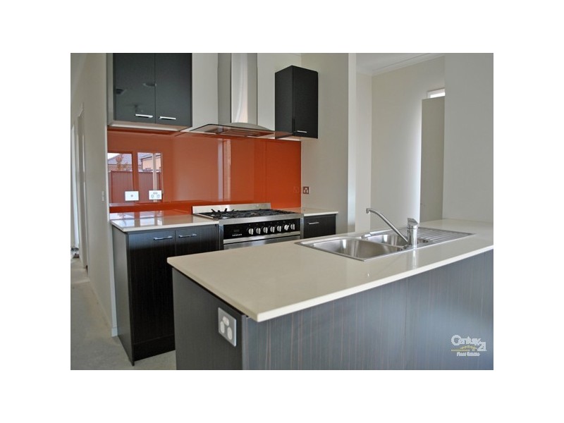 35 Connewara Crescent, Clyde North VIC 3978