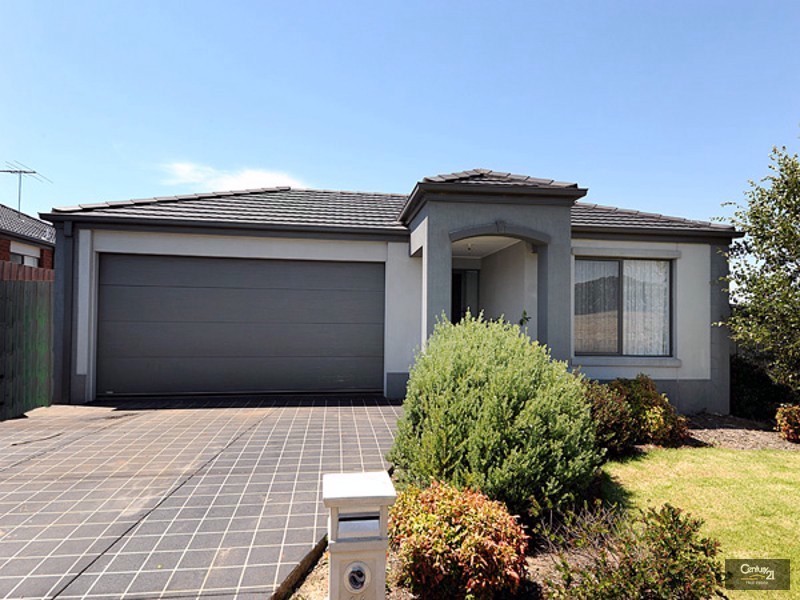 14 Wordsworth Drive, Berwick VIC 3806