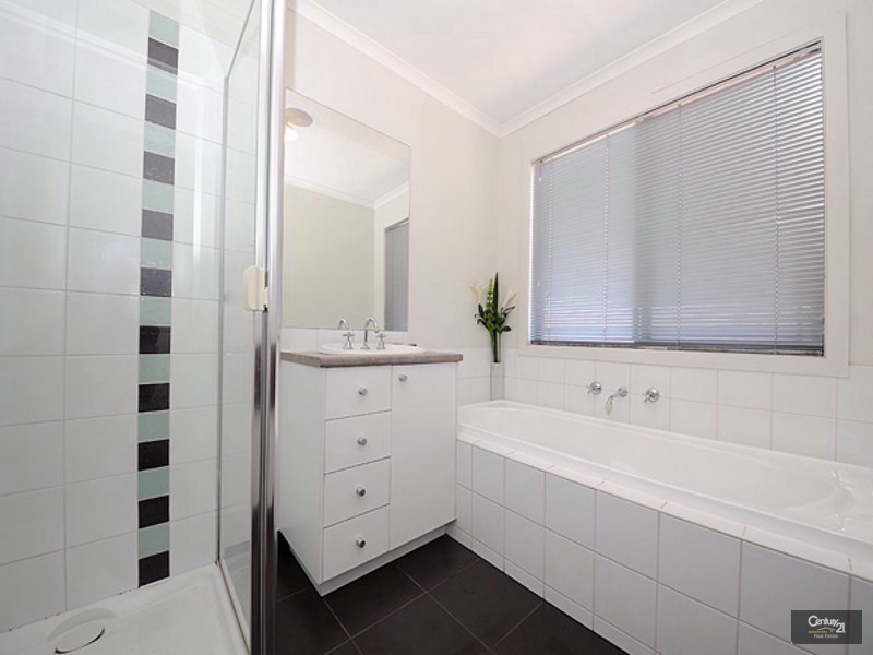 14 Wordsworth Drive, Berwick VIC 3806