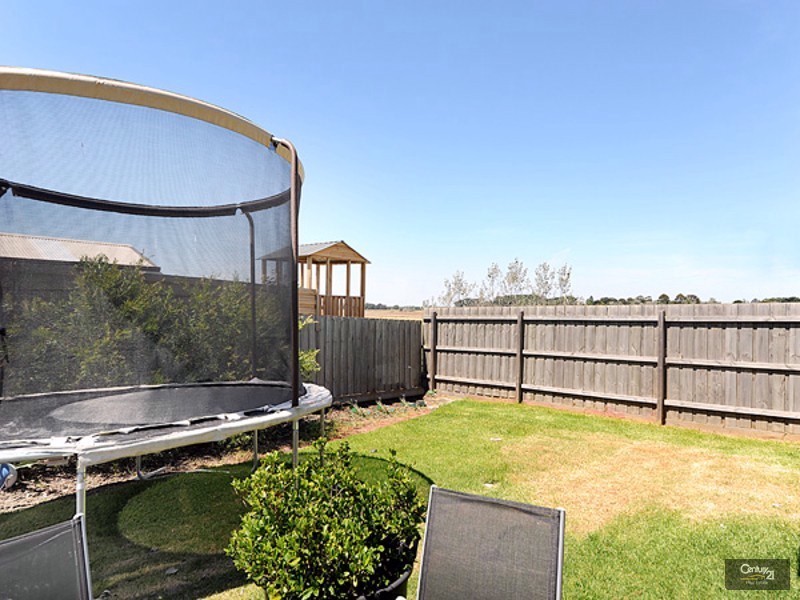 14 Wordsworth Drive, Berwick VIC 3806