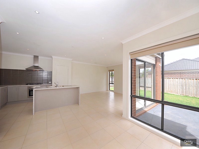 33 Premier Drive, Berwick VIC 3806