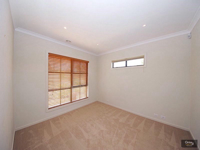 33 Premier Drive, Berwick VIC 3806