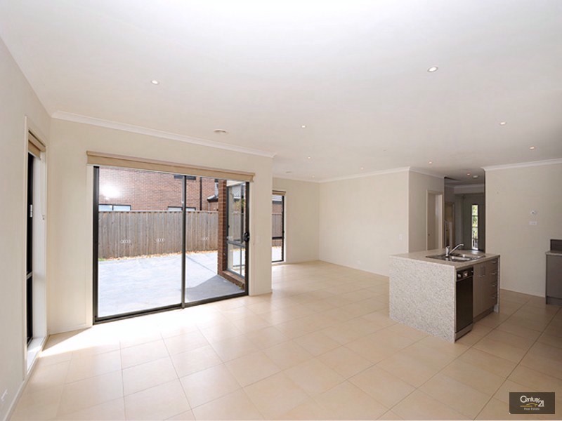 33 Premier Drive, Berwick VIC 3806