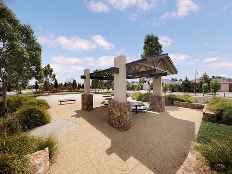 33 Premier Drive, Berwick VIC 3806