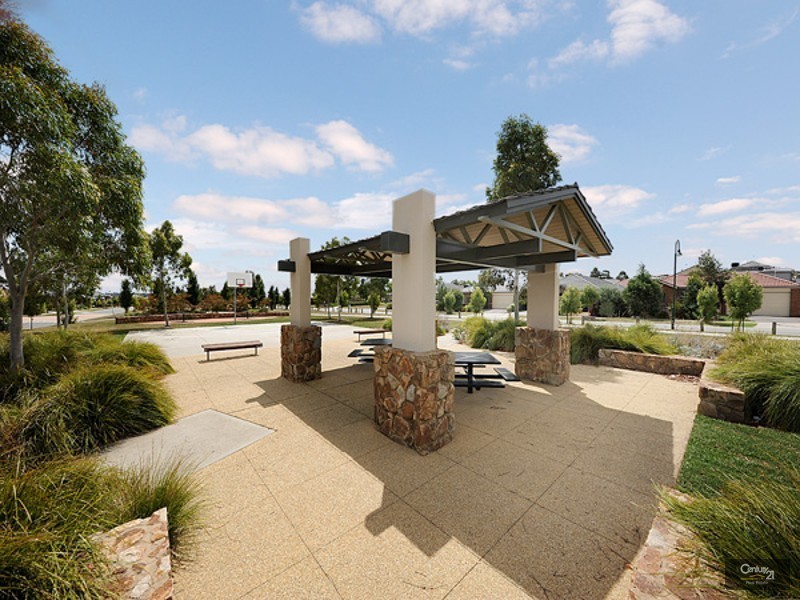 15 Bermerale Court, Berwick VIC 3806