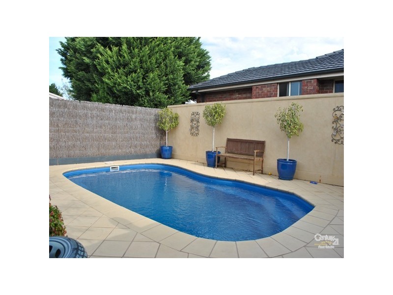 87 Amber Crescent, Narre Warren VIC 3805