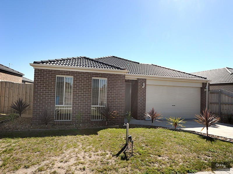 30 Kingsfield Crescent, Lynbrook VIC 3975