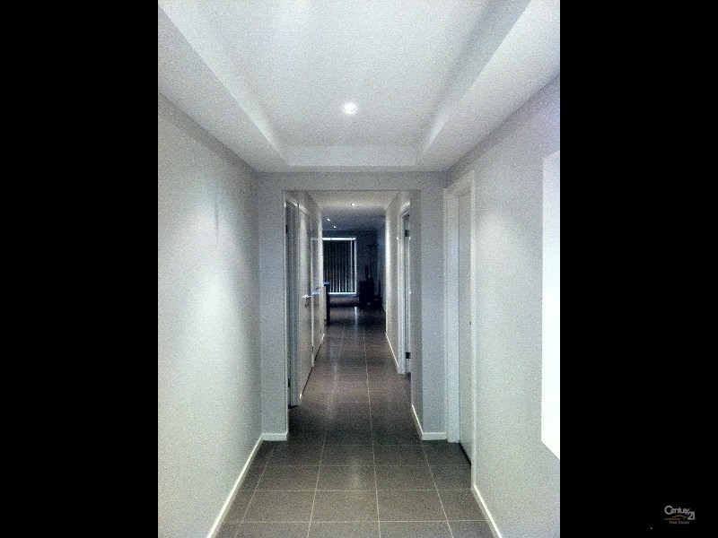 30 Kingsfield Crescent, Lynbrook VIC 3975