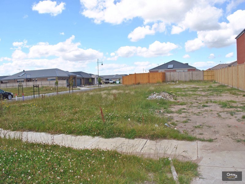 50 Charlbury Crescent, Cranbourne North VIC 3977