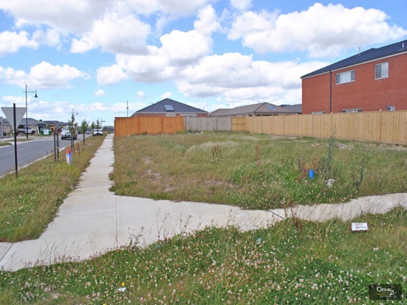 50 Charlbury Crescent, Cranbourne North VIC 3977