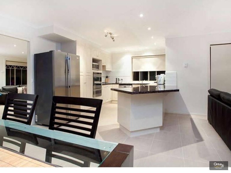 10  Shand Court, Berwick VIC 3806