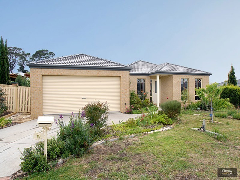13  McIlwraith Court, Berwick VIC 3806