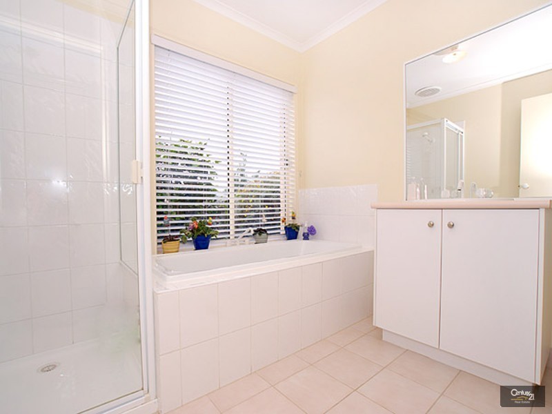 13  McIlwraith Court, Berwick VIC 3806