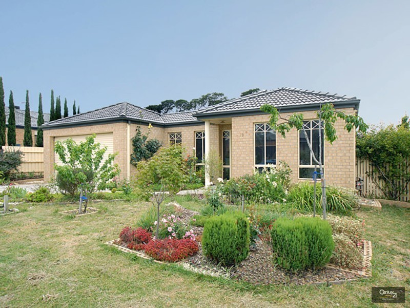 13  McIlwraith Court, Berwick VIC 3806