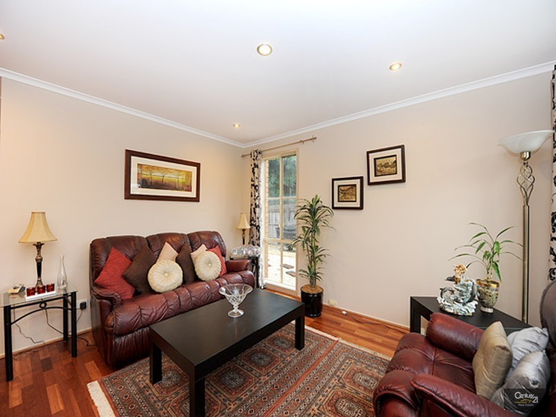 13 Harmon Close, Berwick VIC 3806