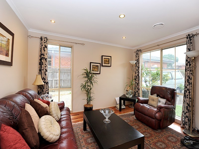 13 Harmon Close, Berwick VIC 3806