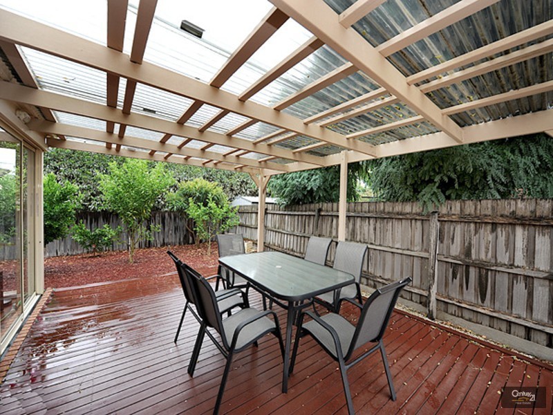 13 Harmon Close, Berwick VIC 3806