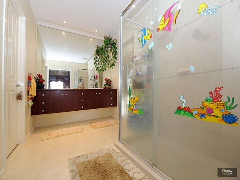 28 Merriwee Grove, Narre Warren South VIC 3805